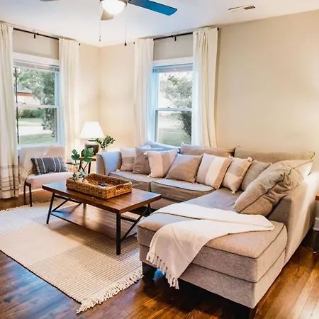 Convenient To Park Circle And Downtown Charleston Villa
